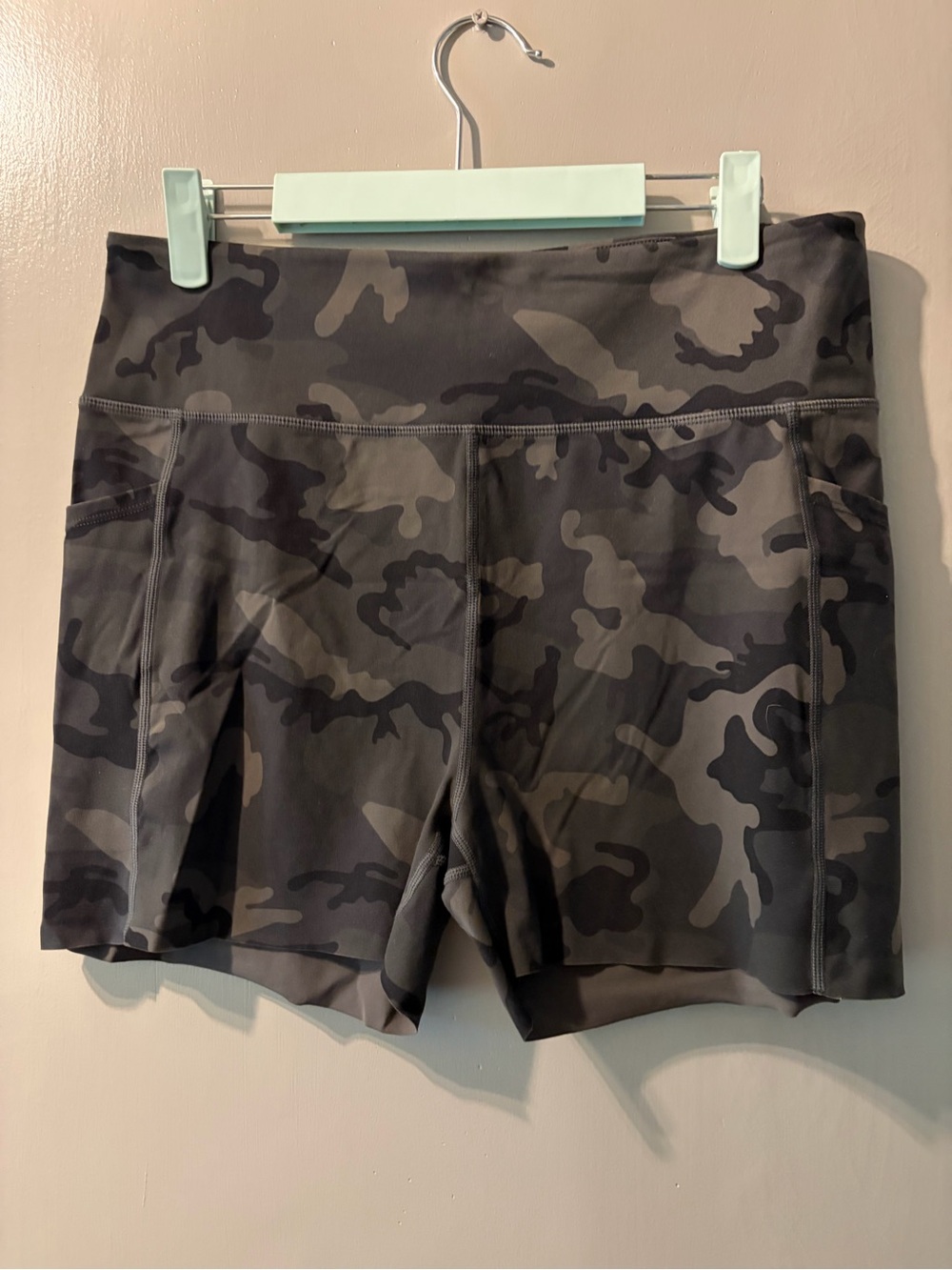 ZYIA Women's Camo Bike Shorts - Black & Gray
